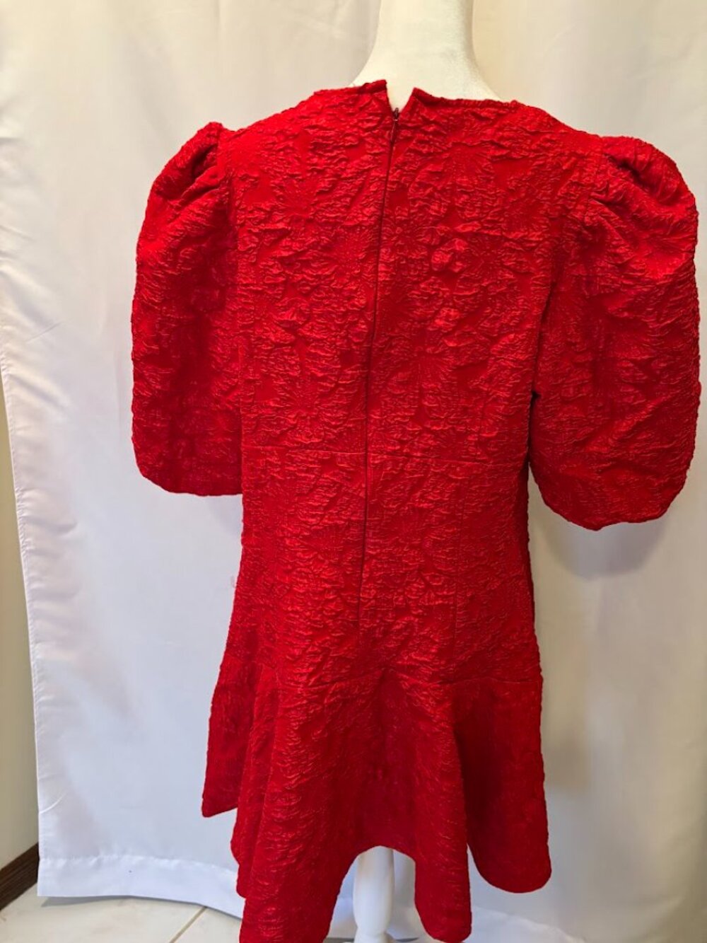 NWOT H&M Red Puff-Sleeved Dress - Size Large - Picture 13 of 16